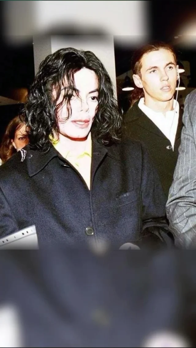 MICHAEL JACKSON spent £10 million in one hour on books!

#mattfiddes #michaeljackson #michaeljacksonshopping #business #mentor #franchiser #fyp #kingofpop
