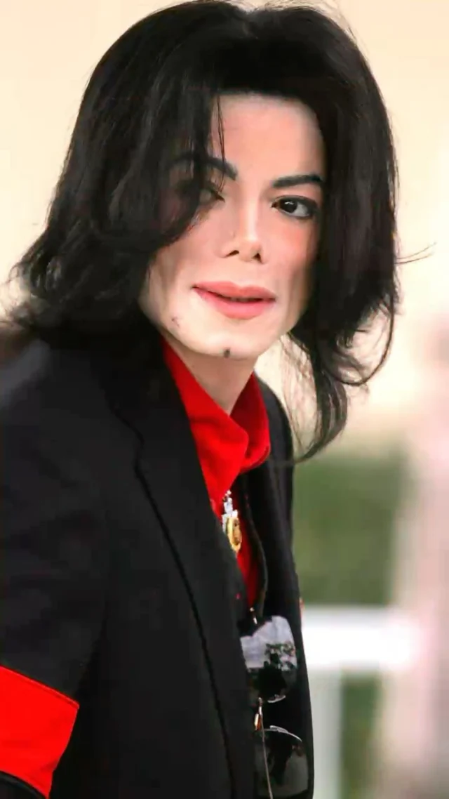 MICHAEL JACKSONS secret BEDROOM at NEVERLAND!😱

#mattfiddes #michaeljackson #neverland #michaeljacksonsbedroom #mattfiddesmartialarts #mfdance #thebodyguard #business #mentor #franchiser #franchise